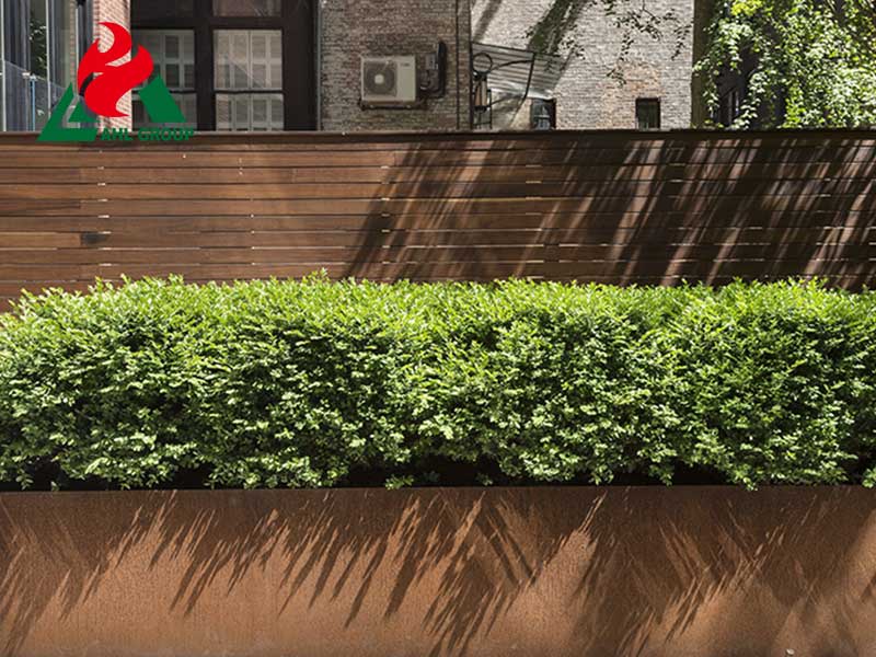 <h3>Get the Look: Corten Steel Planters and Raised Garden Beds</h3>
